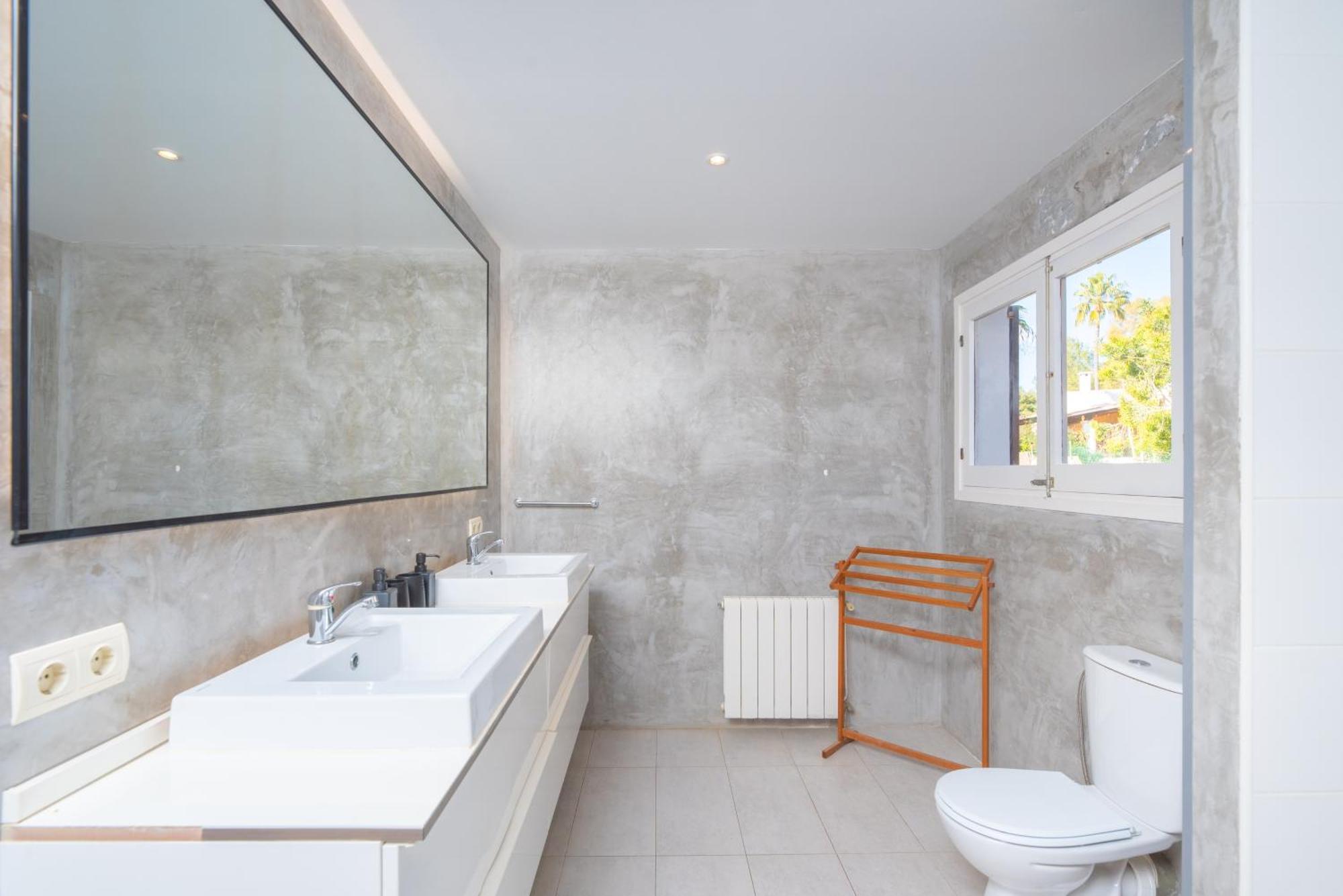 Cap Martinet Villa *